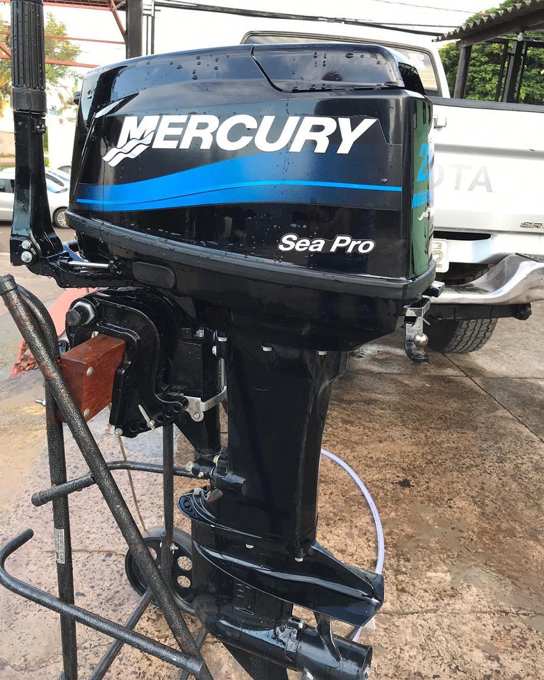 2016 Mercury 25 HP 3 Cylinder 4 Stroke 20″ (L) Tiller Outboard Motor